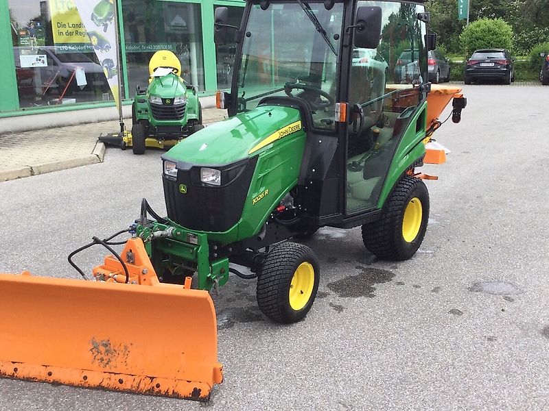 John Deere 1026R