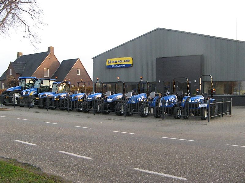 New Holland BOOMER 25 HST