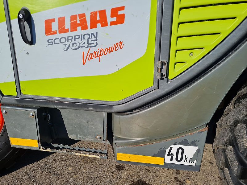 Claas Scorpion 7045