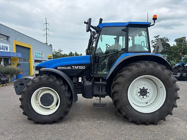 New Holland TM 150