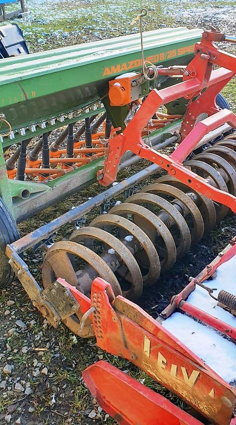 Lely 2,5m m.Amazone Sämaschine D8 Spezial25