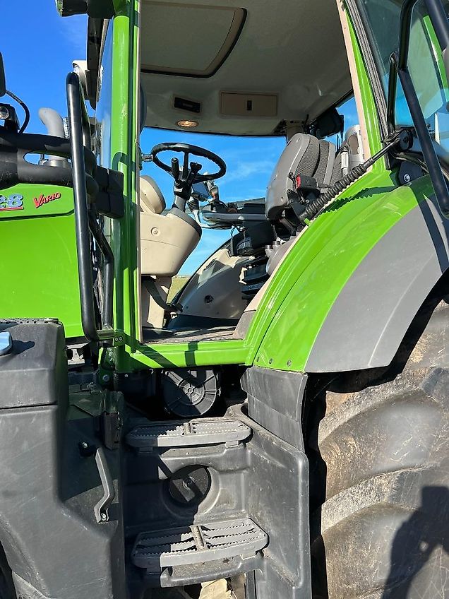 Fendt 828 Vario S4 ProfiPlus *Motor neu*