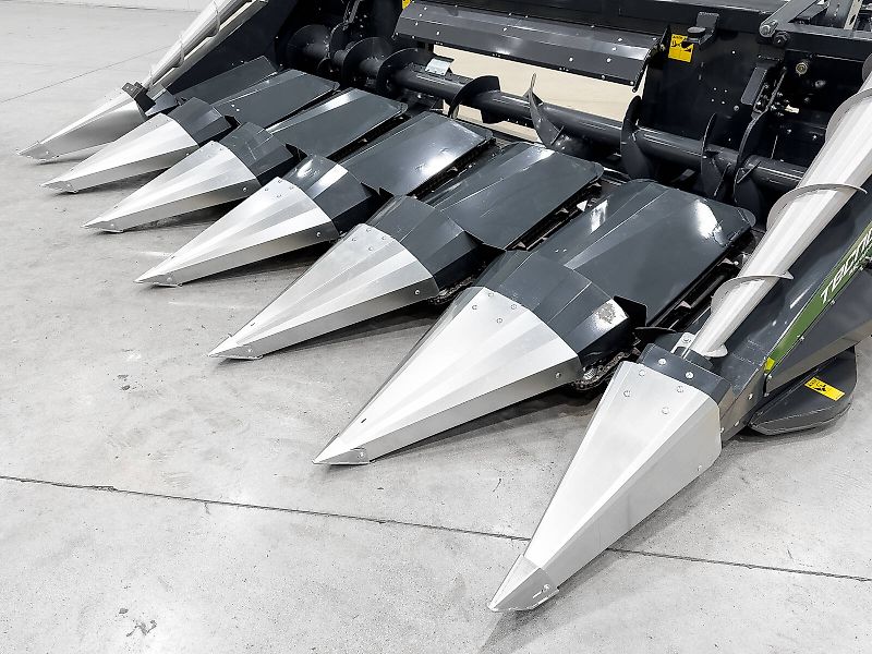 Tecnomais TMRP4 6R-F 6 row (75 cm), foldable corn header, for Case IH and New Holland combines