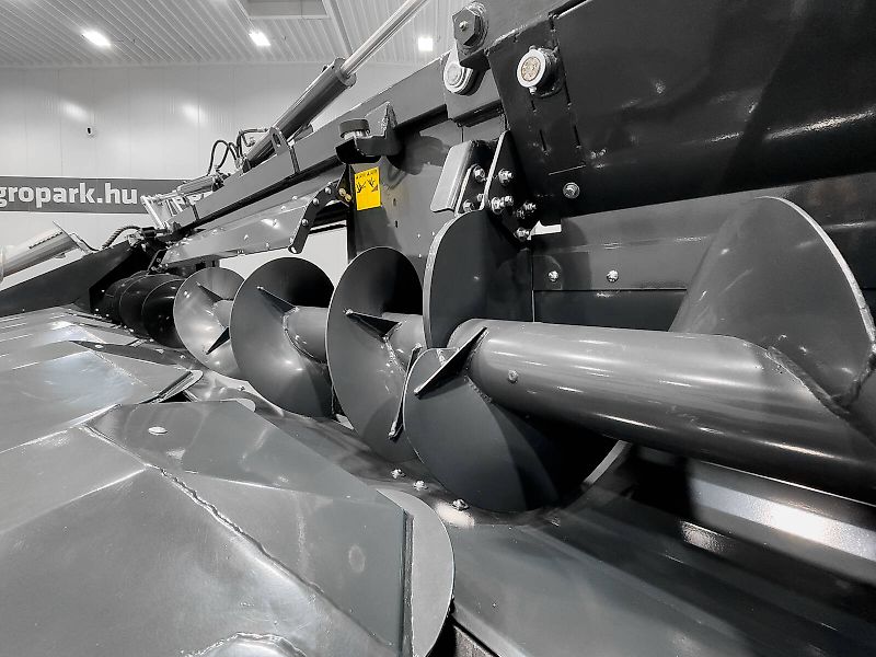 Tecnomais TMRP4 6R-F 6 row (75 cm), foldable corn header, for Case IH and New Holland combines