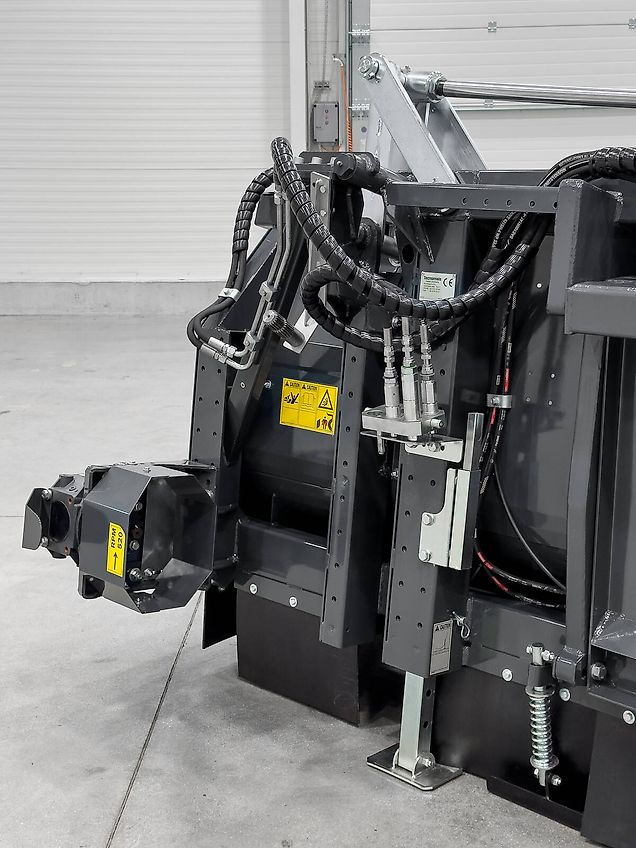 Tecnomais TMRP4 6R-F 6 row (75 cm), foldable corn header, for Case IH and New Holland combines