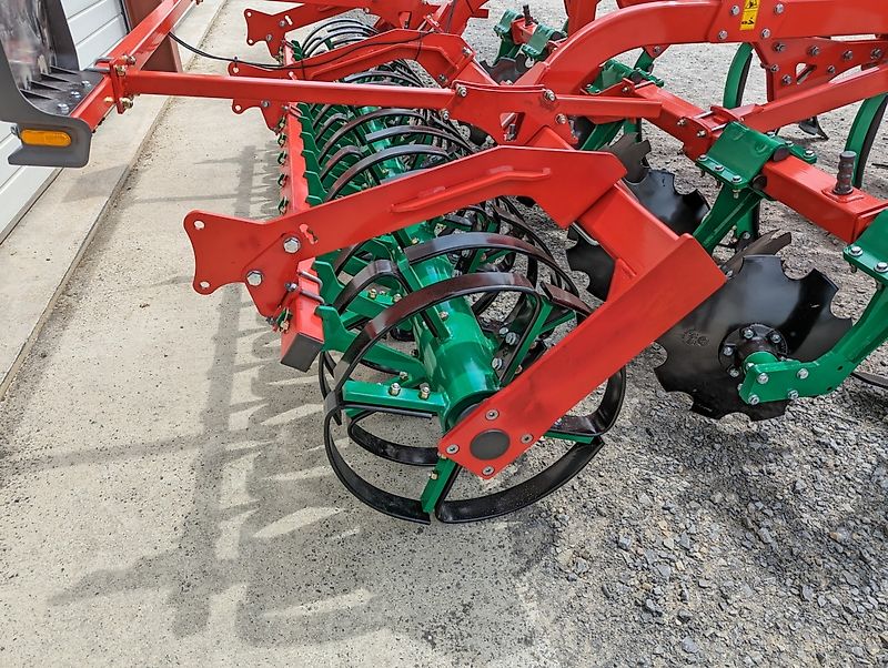 AGRO-MASZ Runner 30 gefedert, Rohrwalze 600 mm