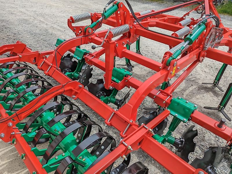 AGRO-MASZ Runner 30 gefedert, Rohrwalze 600 mm