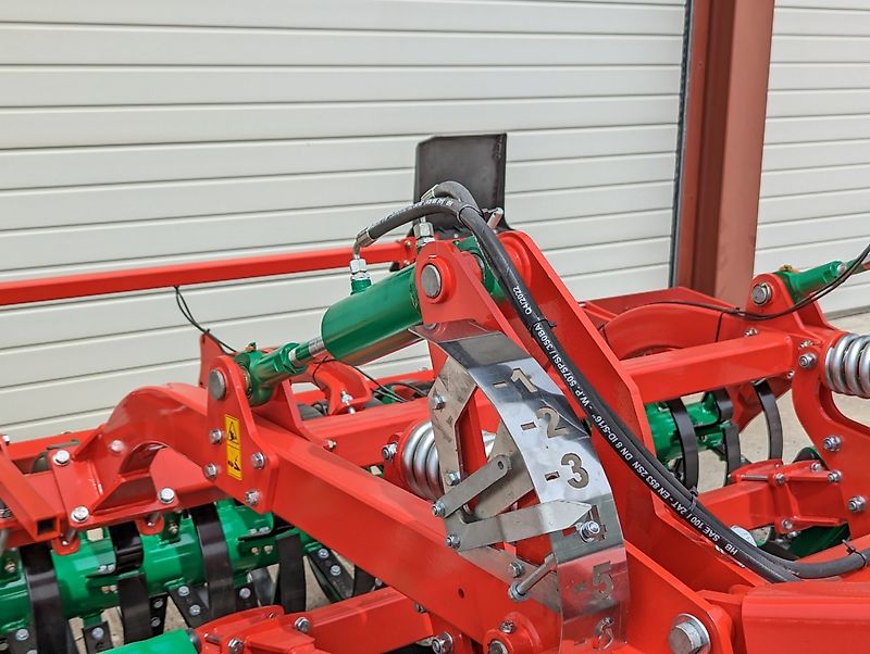 AGRO-MASZ Runner 30 gefedert, Rohrwalze 600 mm