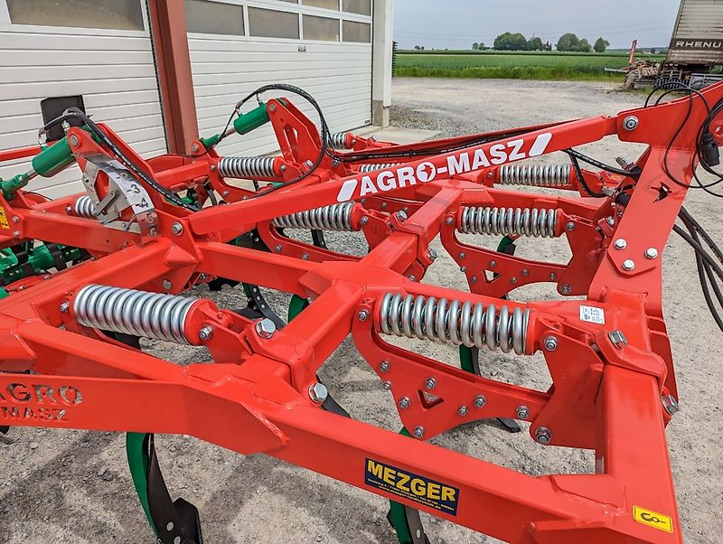 AGRO-MASZ Runner 30 gefedert, Rohrwalze 600 mm