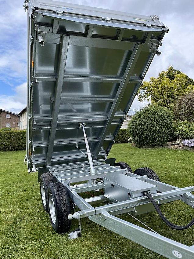 Unsinn Dreiseitenkipper UDK 3620-35-14 E-Pumpe Kipper 3500 kg