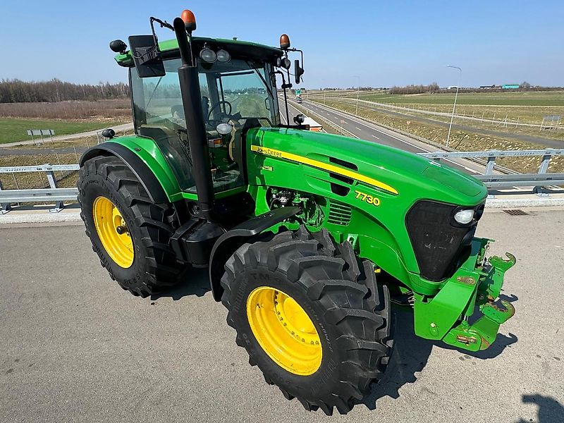 John Deere 7730