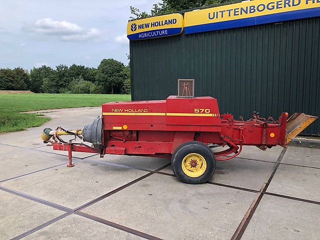 New Holland 570