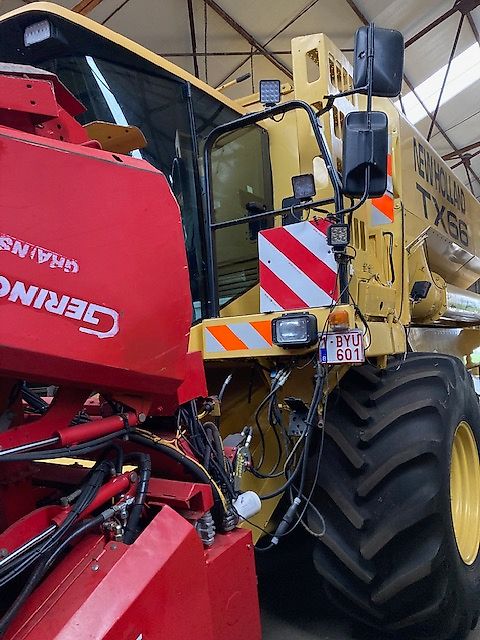 New Holland TX66