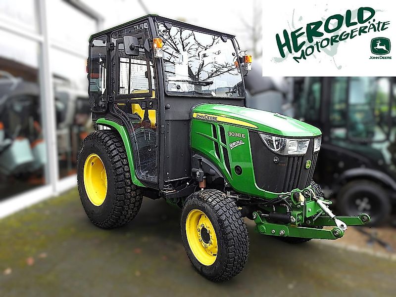 John Deere John Deere 3038E Kompakttraktor m. Kabine u. Frontkraftheber