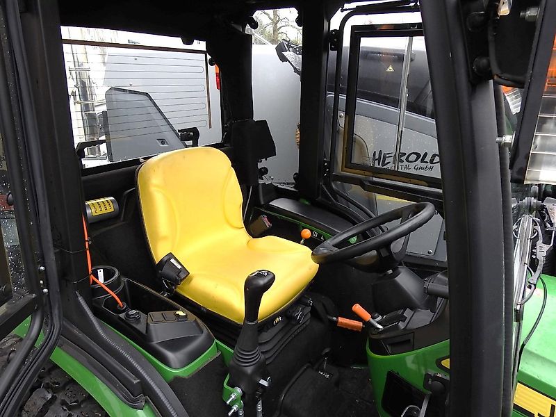 John Deere John Deere 3038E Kompakttraktor m. Kabine u. Frontkraftheber