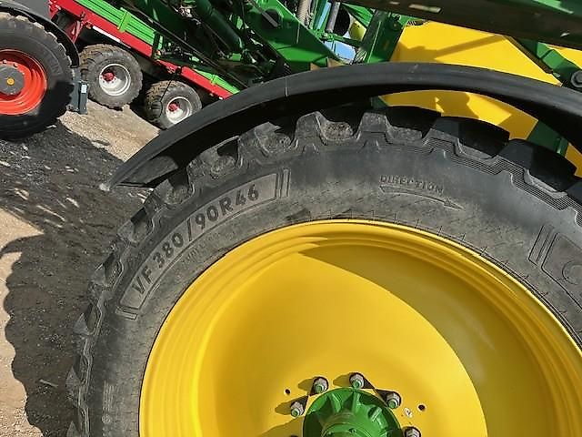 John Deere R740i