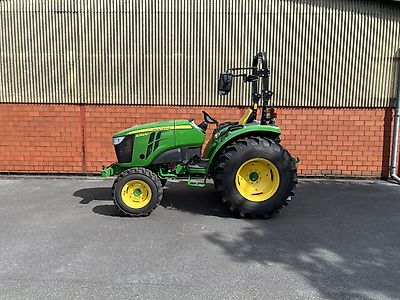 John Deere 4052M