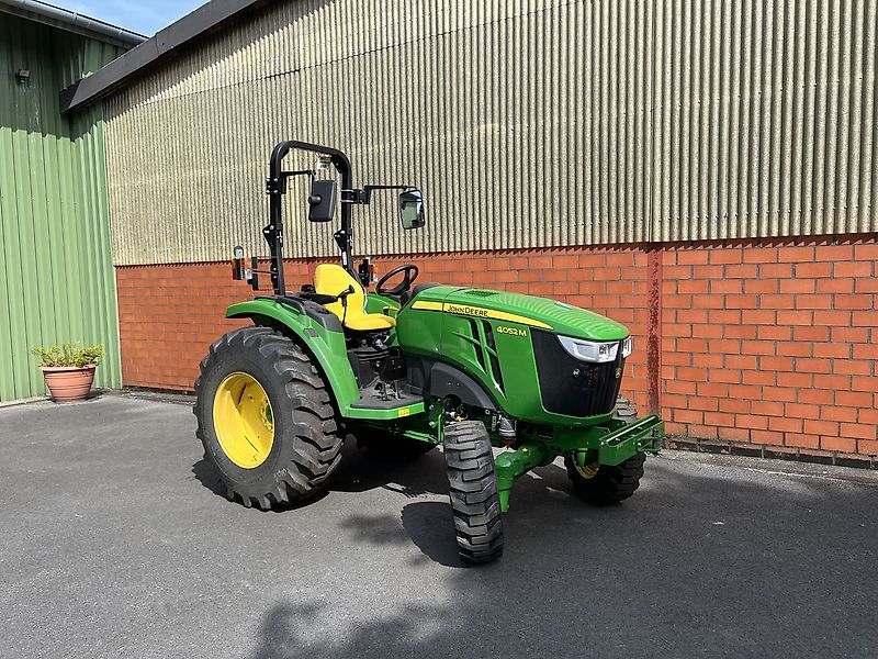 John Deere 4052M