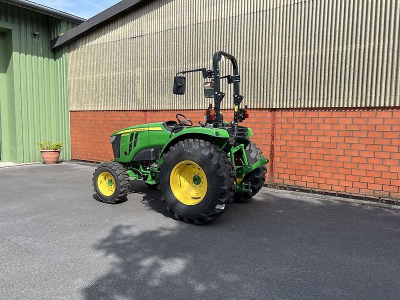 John Deere 4052M
