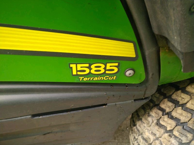 John Deere 1585 TerrainCut
