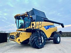 New Holland CR9090