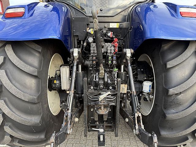 New Holland T7.270 AC 10 Years Blue Power Edition