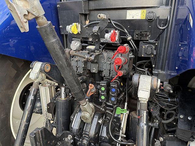 New Holland T7.270 AC 10 Years Blue Power Edition