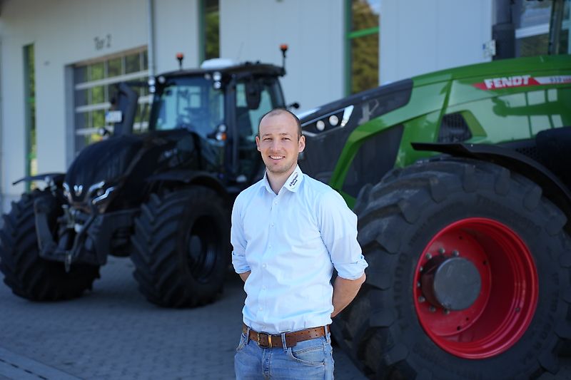 Persona de contacto Sr. Simon Scheel